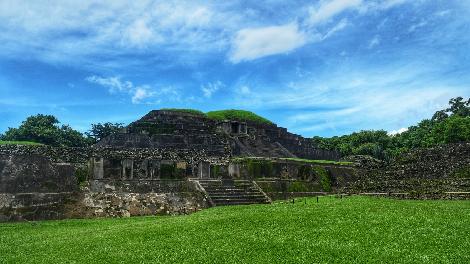 The main pyramid at Tazumal in Chalchuapa, El Salvador. Photograph by Luis Rodriguez on Unsplash.